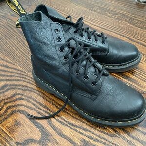 Dr martens 1460 Women Size 38, US 7